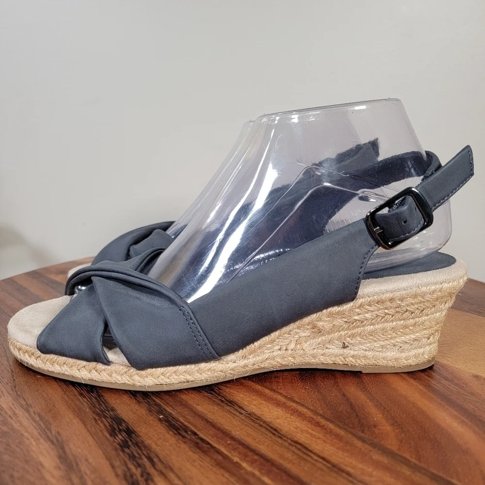 Easy Street Women's Wedge Espadrilles Sandals Size 8 Sling Back Faux Leather
